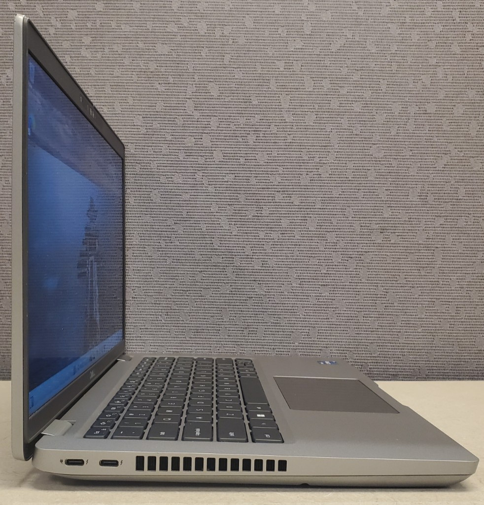 DELL Precision 3470 w/power adapter