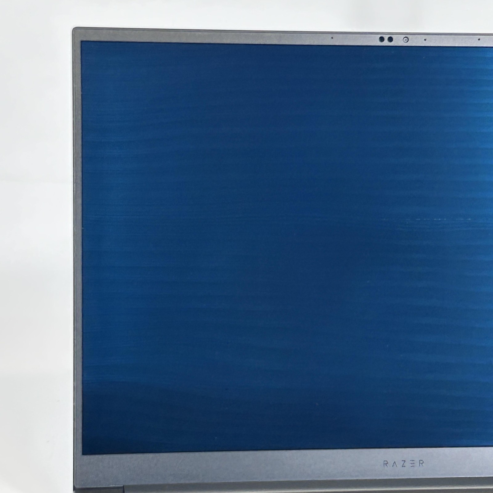 Razer Blade 16 240Hz QHD+ 2.0 GHz Ryzen AI 9 365 32GB 1TB SSD NVIDIA RTX 5070 Ti