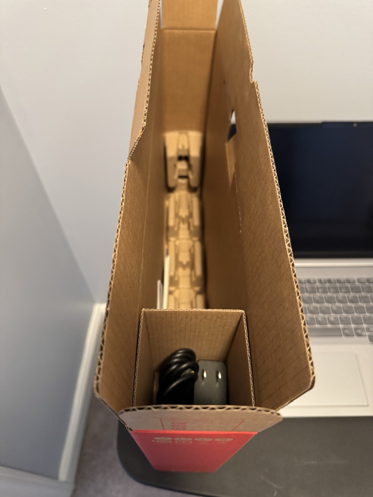 Lenovo ThinkBook 15.6″ i7-1355U 16GB DDR5 5200MHz 512GB M.2 NVMe SSD Win 11 Pro