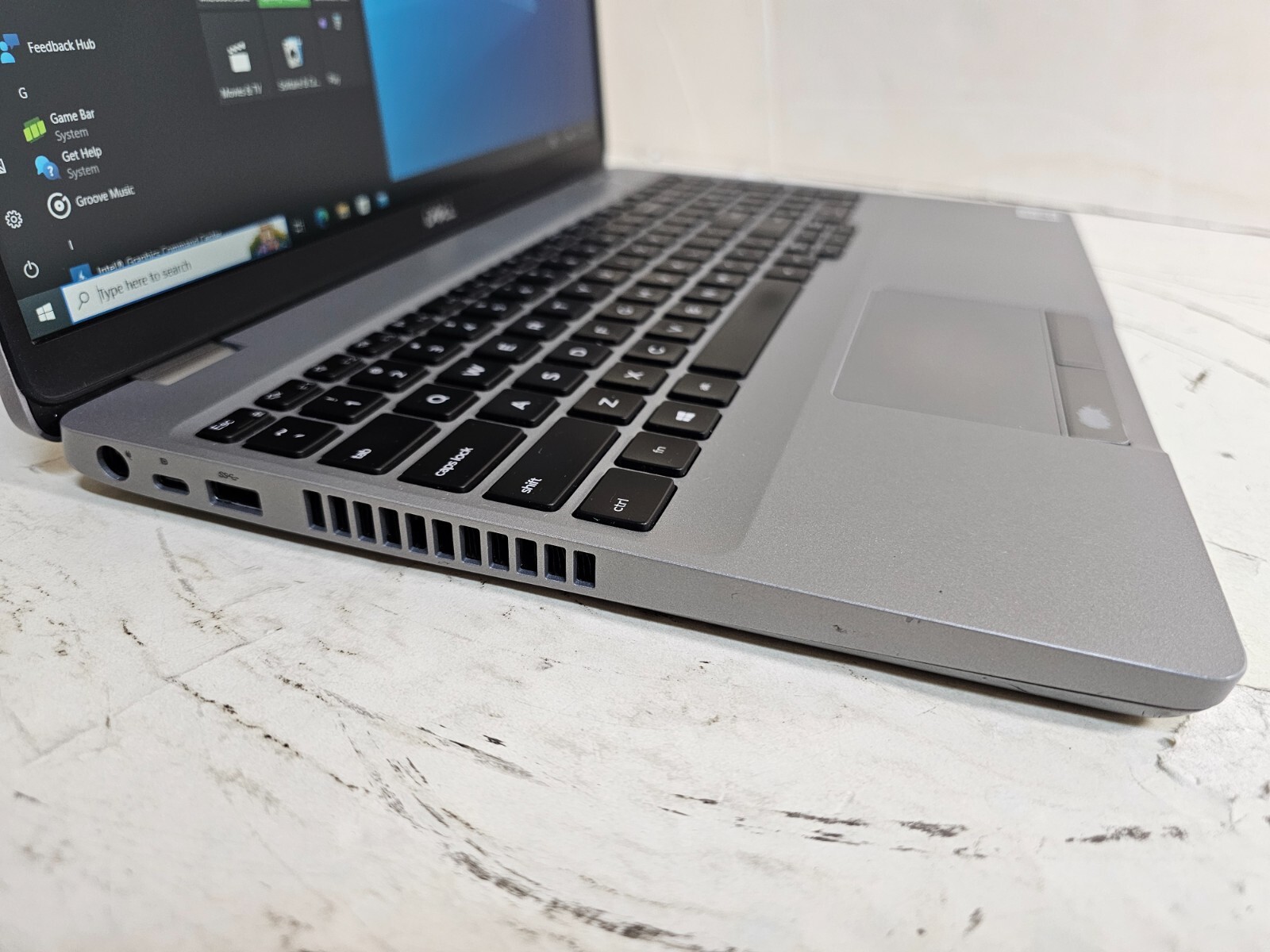 Dell Precision 3550 Laptop – 1.7 GHz i5-10310U 8GB 256GB SSD Webcam 15.6″