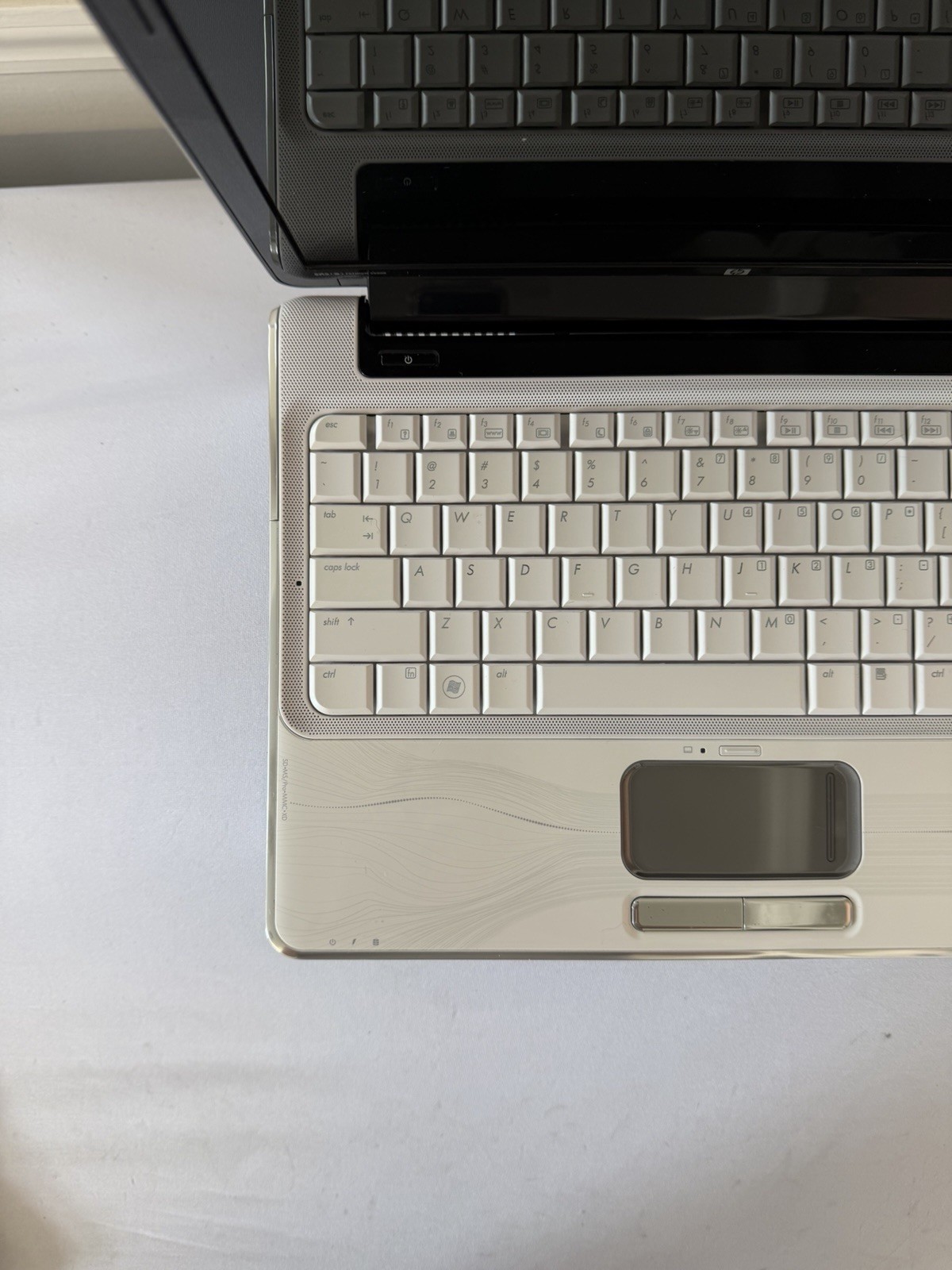 HP Pavillion dv4-2145dx Laptop – Good Screen – RAM 4 GB – Read Des