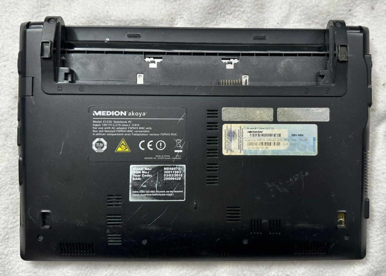 Medion Akoya E1226 (MD 98570) Intel Aton 1.66 GHz 250 GB HDD 1 GB RAM Used