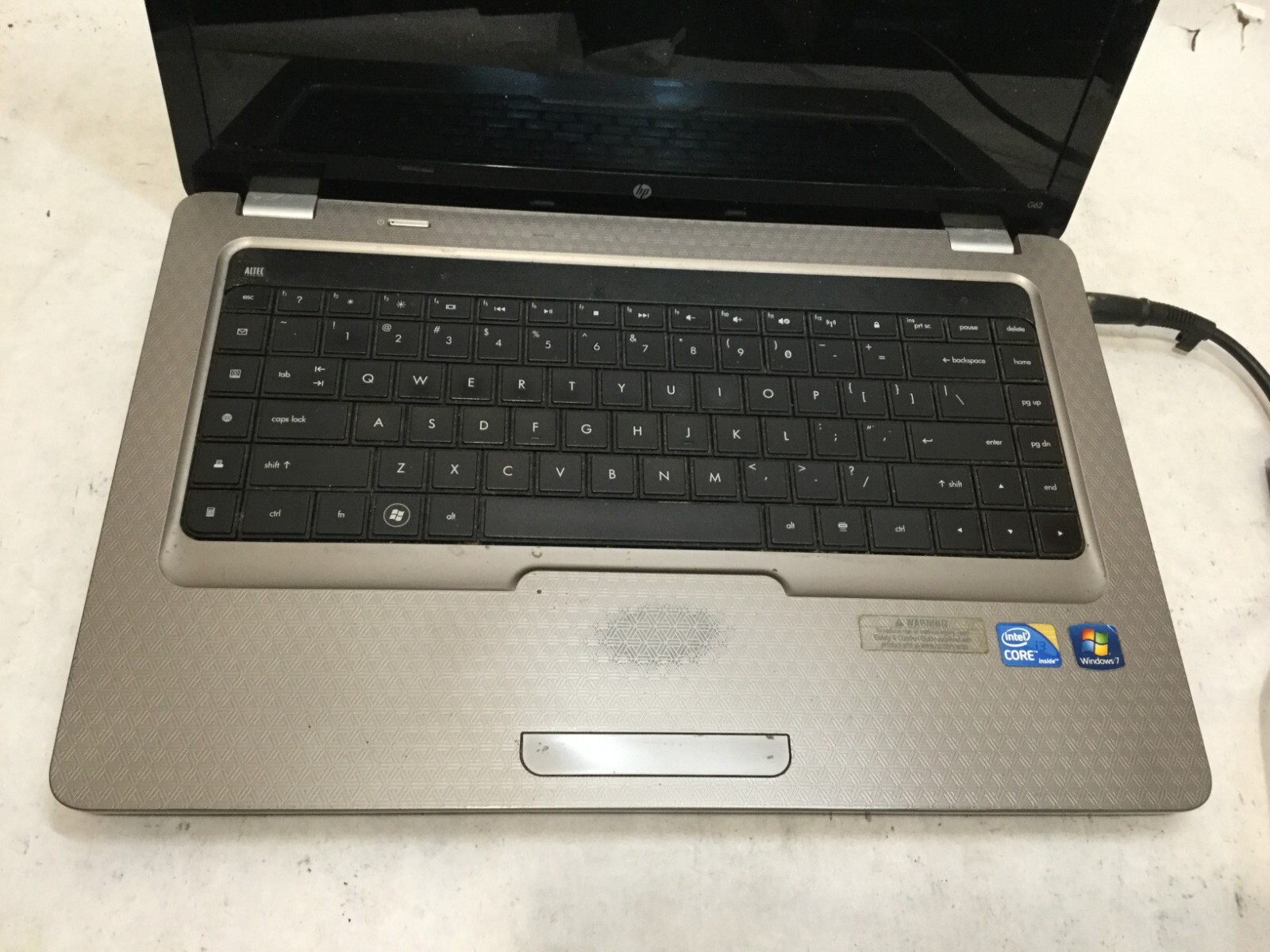 HP G62-144DX / Intel Core i3 RECEIVES POWER / (NO BOOT/MISSING PARTS!) -MR