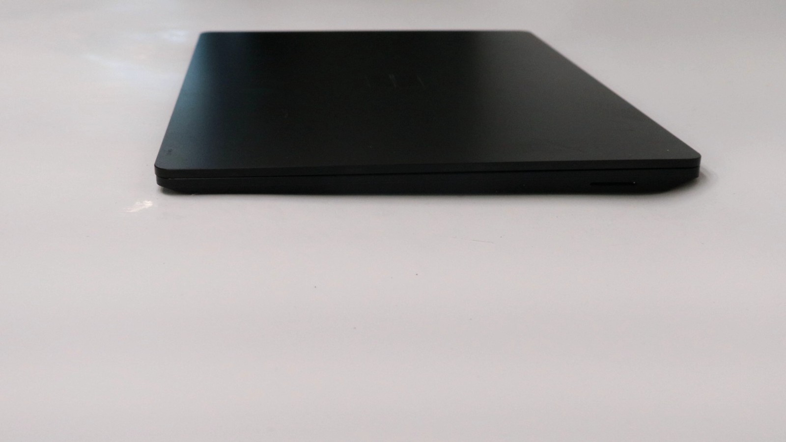 Microsoft Surface Laptop 3 14″ i5-1035g7 16GB 256GB – Fair READ DESC