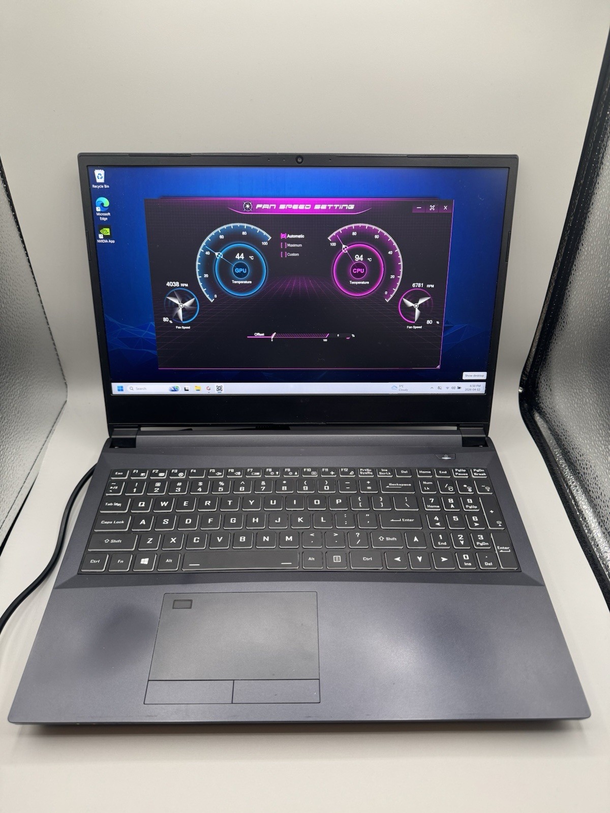 Eluktronics THICC-15 Ryzen 9 3950X 16-Core RTX 2070 32GB/960GB Gaming Laptop