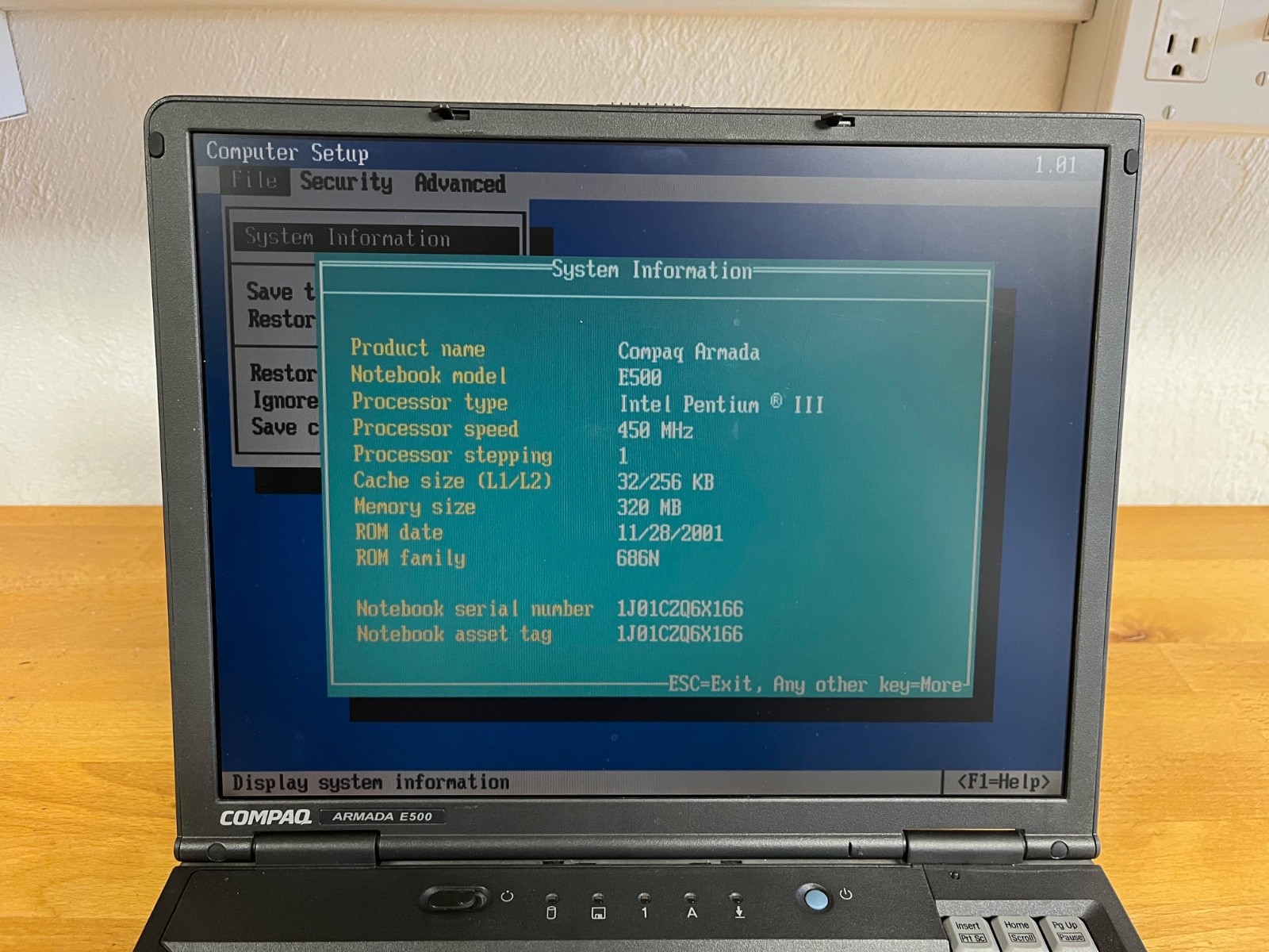 Vintage Compaq Armada E500 Pentium III 450 MHz 320 MB RAM no HDD