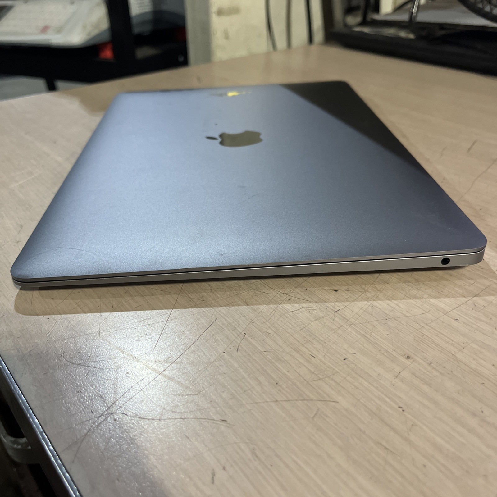 APPLE MACBOOK AIR “M1” 8 CPU/7 GPU 13′ 3.2GHZ 8GB RAM 128SSD
