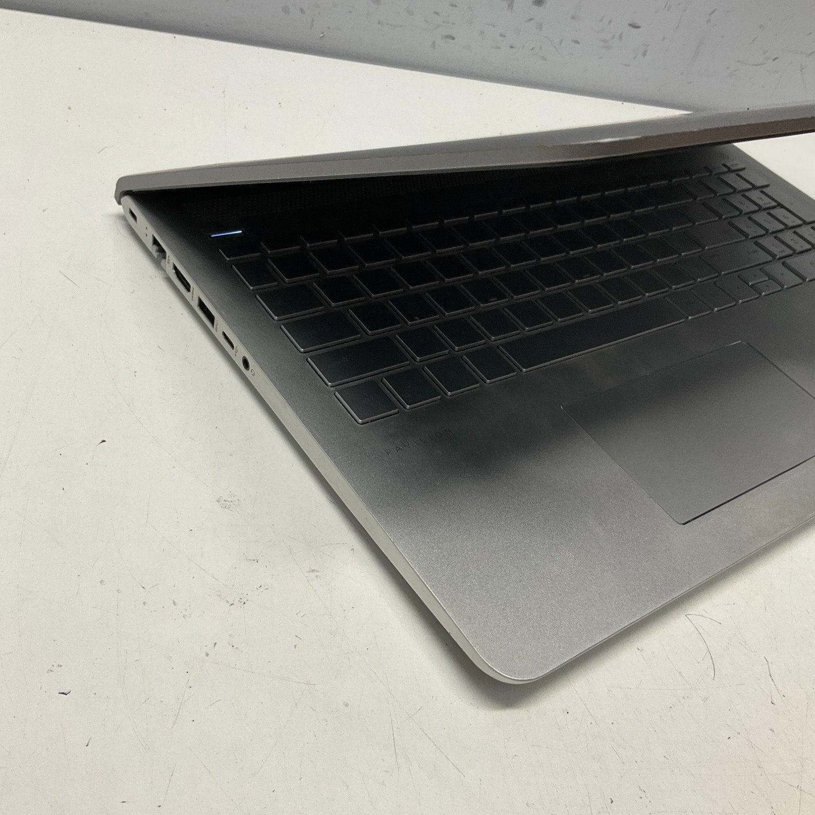 HP Pavilion 15-cc057cl Intel i5-7200U 8GB RAM 1TB HDD Windows 10 Pro Laptop