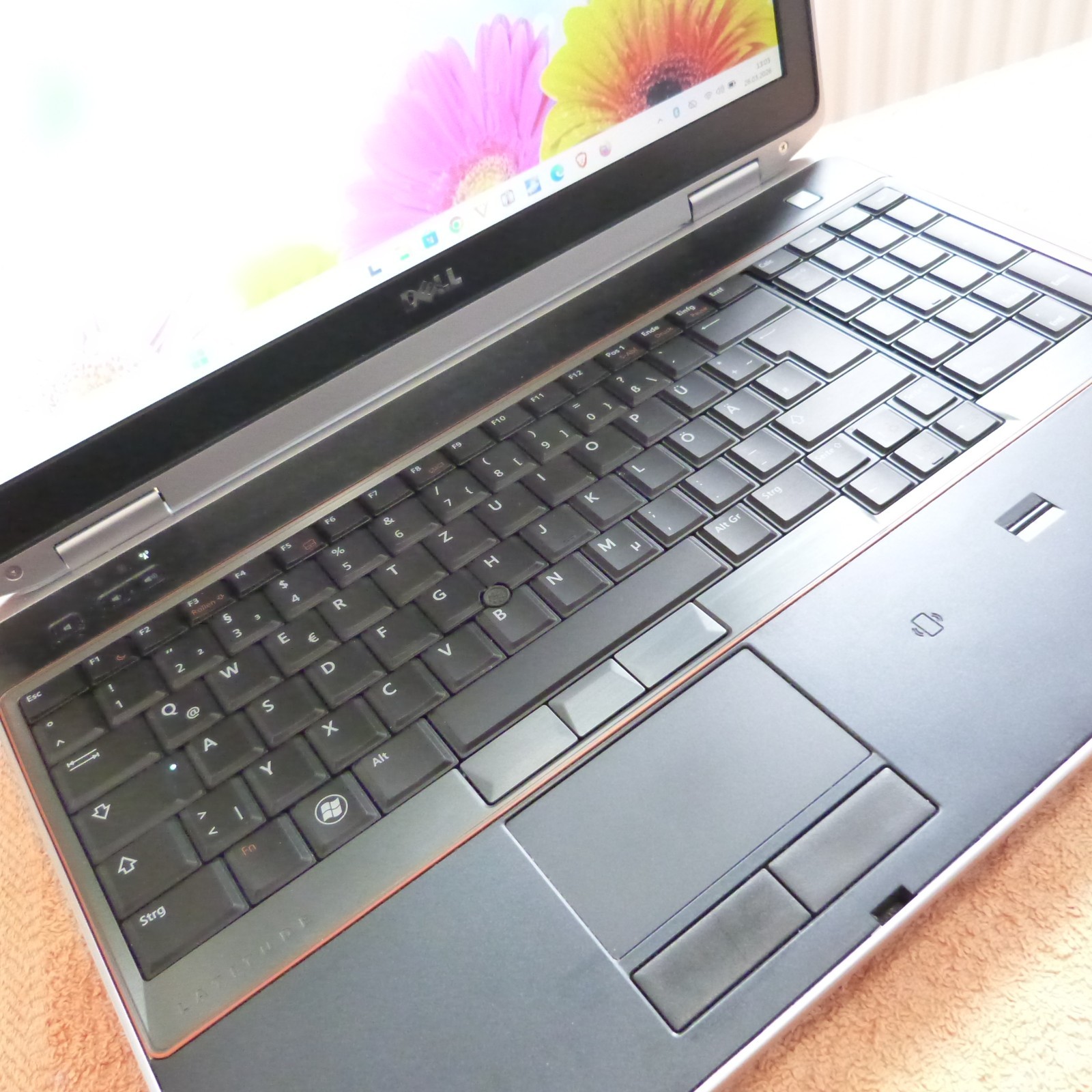 XXL LOT with DOCK Dell E6520 METAL Business 15″ HD l Windows 11 SSD TURBO i5