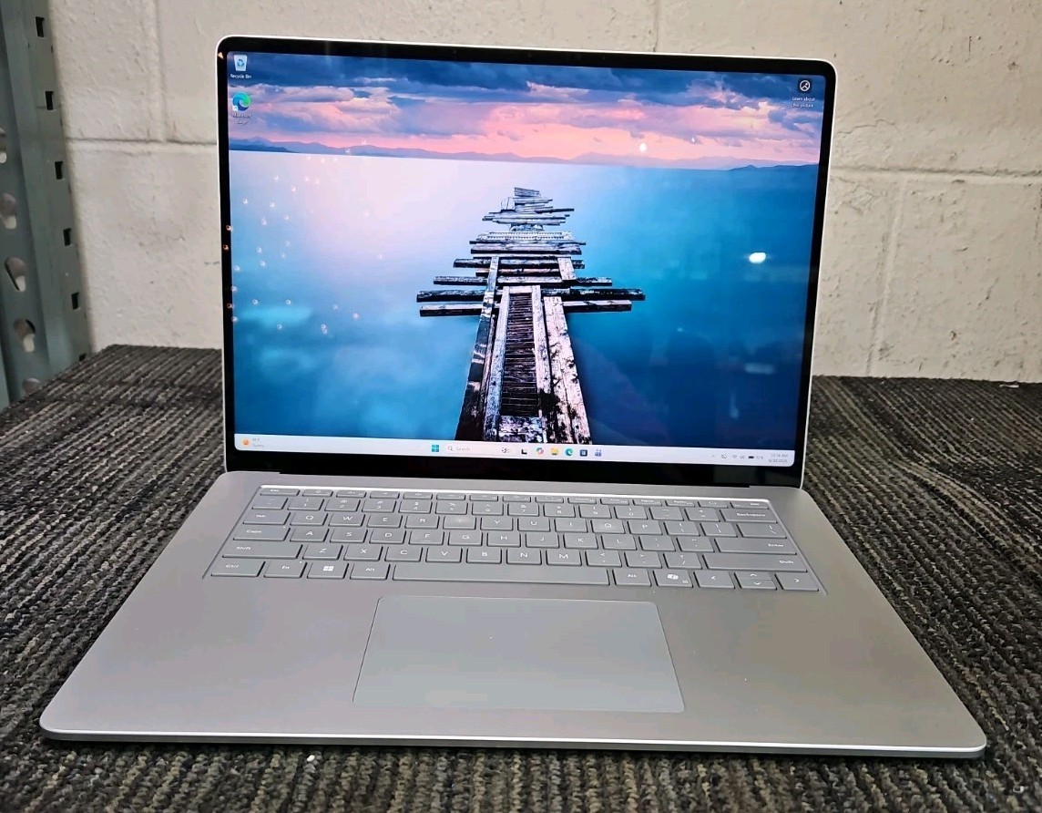 Microsoft 2037 Surface Laptop Snapdragon X Elite 16GB Go RAM GT RAM 512GB