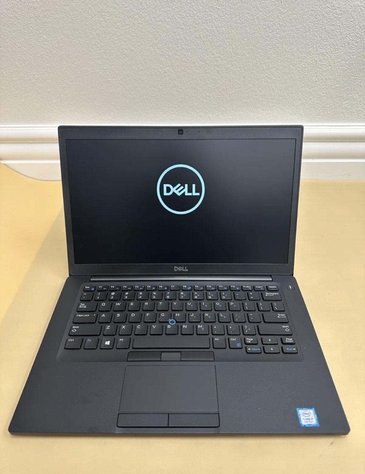 Dell Latitude 7490 14 in (256GB SSD, Intel Core i7 8650U, 3.9 GHz, 16GB) Laptop
