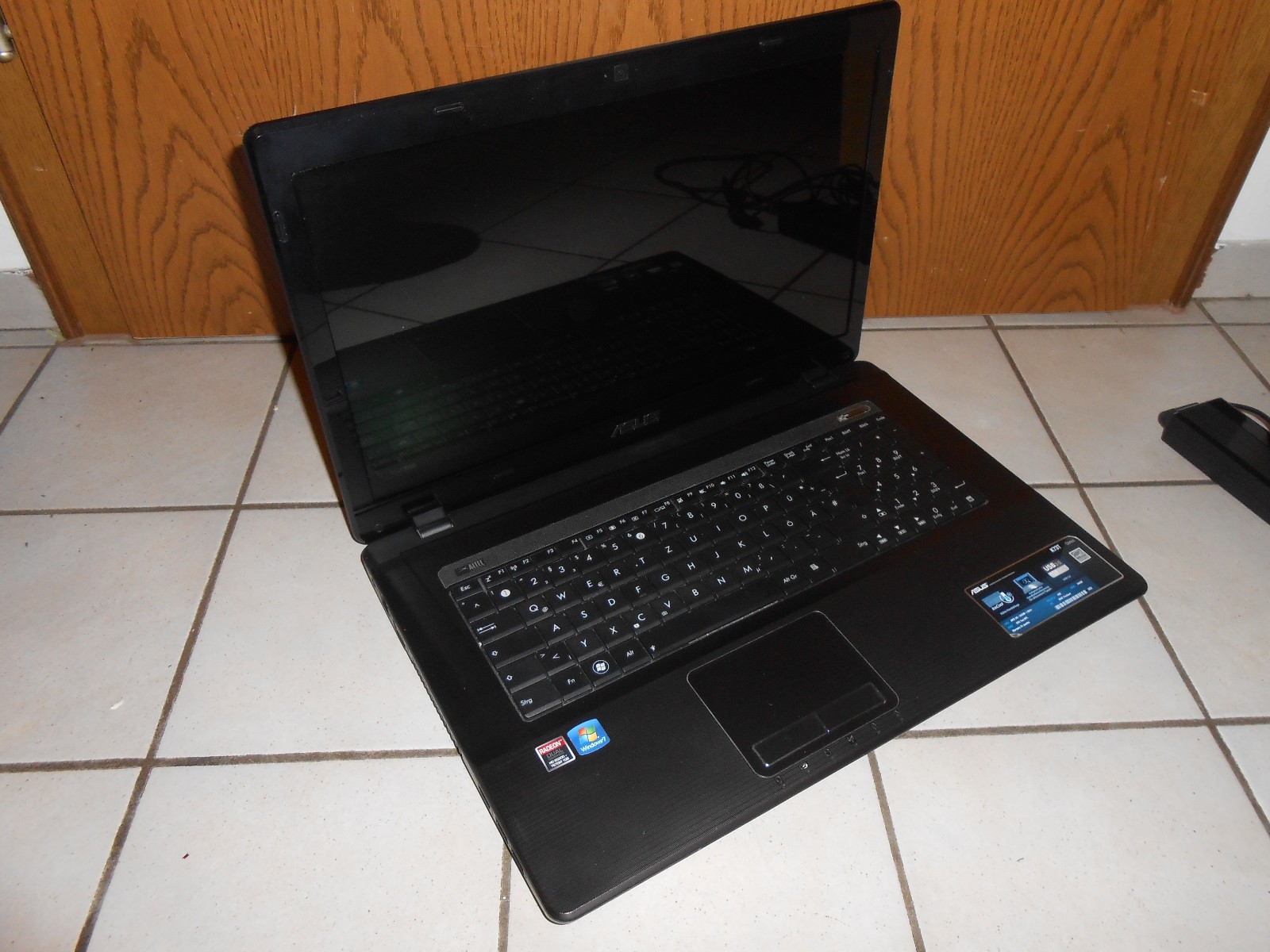 Asus K73T AMD A6-3420M 4x 1.5GHz / 8GB RAM / 500GB HDD / 17.3 inch Linux Mint