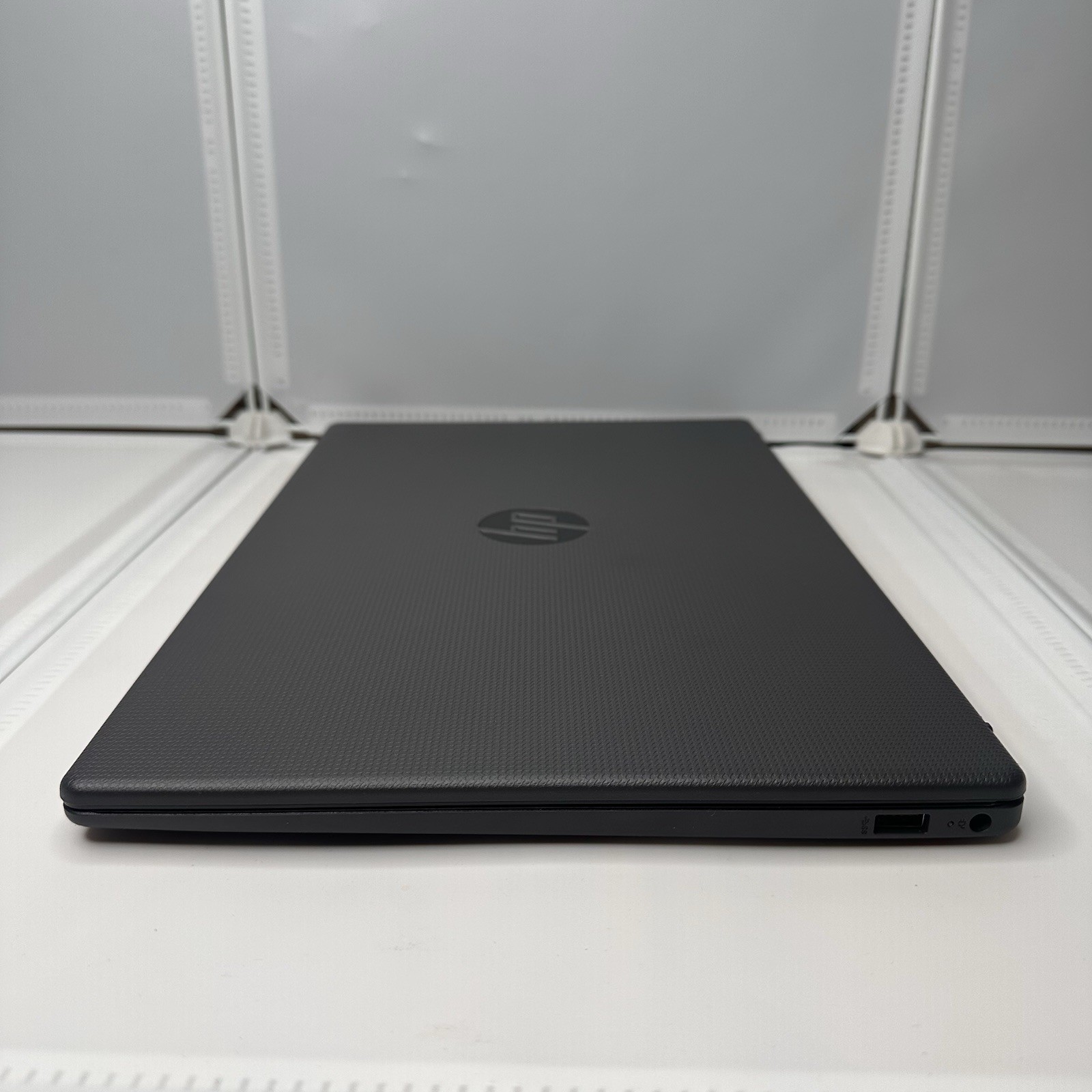 HP A82ZVUA 255 G10 15.6″ FHD Ryzen 7 7000 2GHz Intel UHD Graphics 32GB RAM 1TB