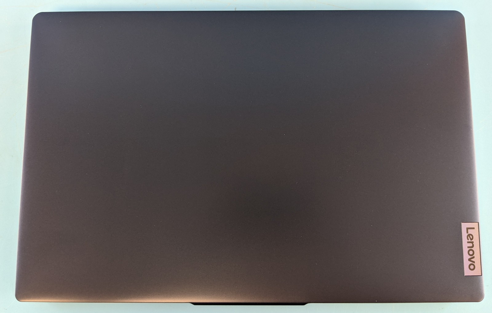 Lenovo IdeaPad Slim 3 15AMN8 15.6″ FHD Ryzen 5 40 8GB 256GB SSD W11H Radeon 610M