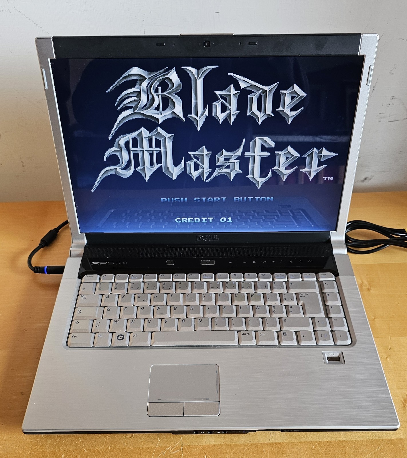 Dell XPS M1530 Windows XP 15.4″ Retrogaming N64 PS1 SNES SEGA Notebook PC
