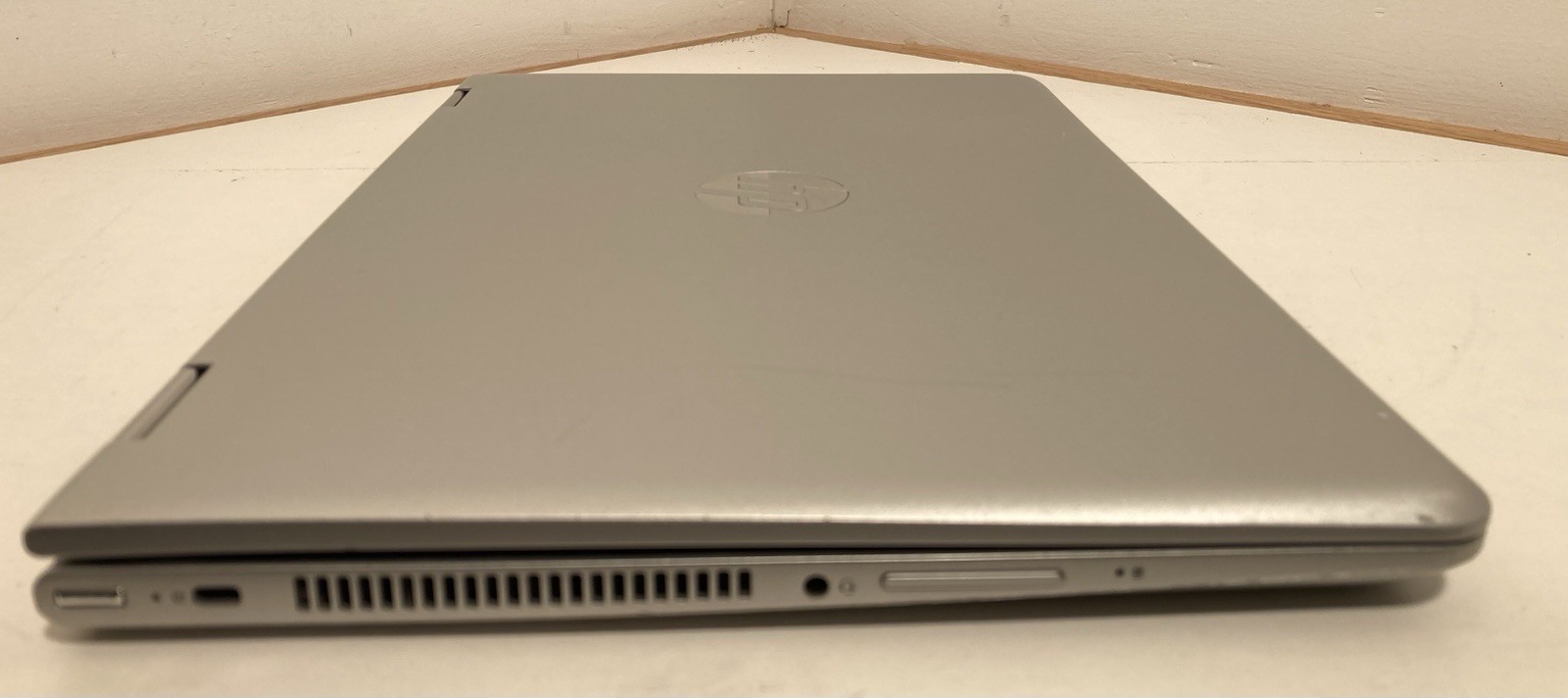 HP Pavilion x360m Convertible 2in1 Laptop Windows 11 /i3 7100U, 8GB, 240GB/READ