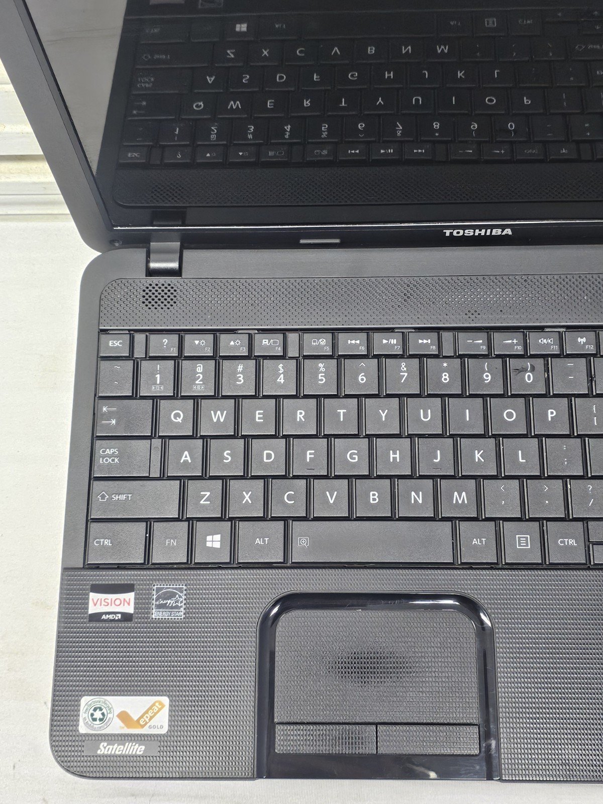 Toshiba Satellite C855D Laptop – AMD E-300 – 4GB RAM – 320GB HDD BAD BATT Win 10