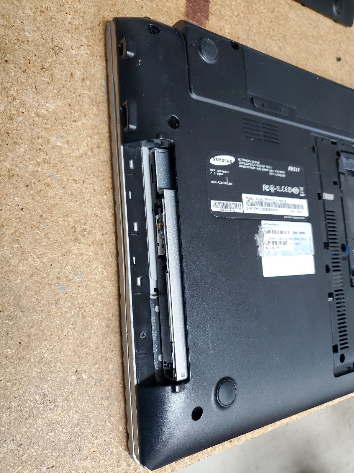 Samsung NP-RV511-A01US Laptop 15″ Intel Core i3 1st Gen READ for parts