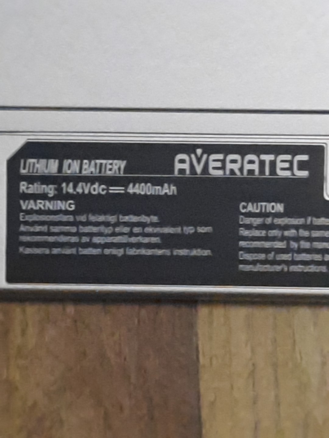 AVERATEC 6240 combination laptop & stand alone DVD player No charger