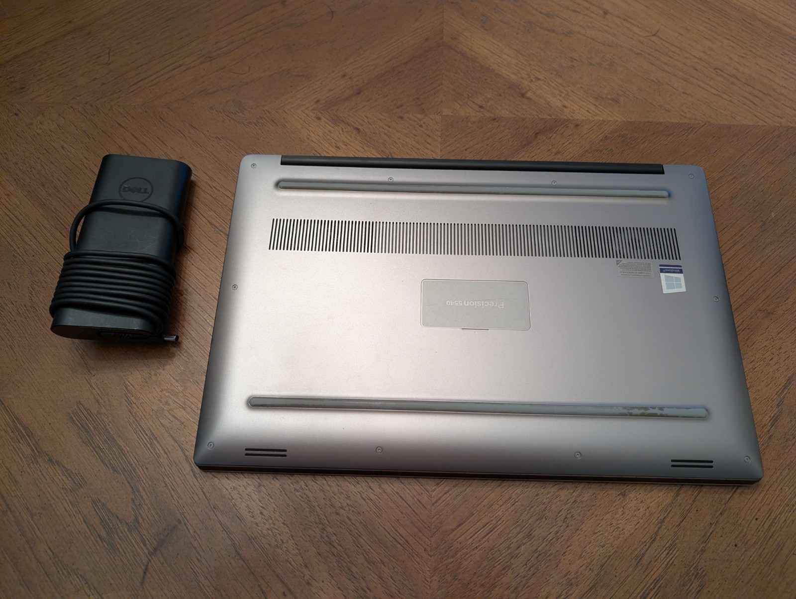 Dell Precision 5540 15.6″ Core i7-9850H 32GB RAM 512GB SSD Quadro T1000 Win 11