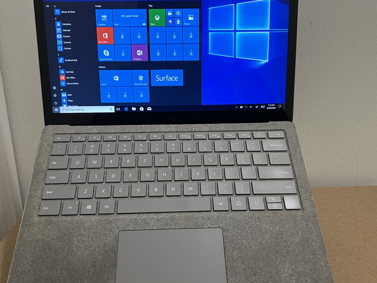 Microsoft Surface Laptop 2 (Intel Core i7-7660U, 16GB RAM, 512GB) Platinum – SEE