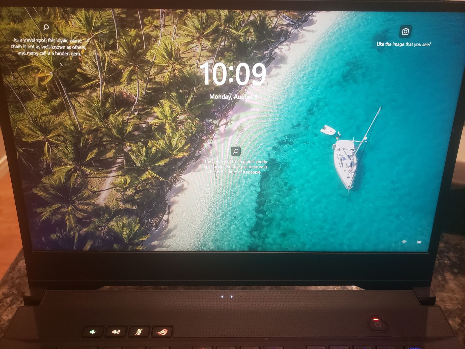 ASUS ROG Zephyrus GU5 15.6″ (1TB SSD, Intel i7-2.6Ghz, 16 GB RAM) Laptop – Black