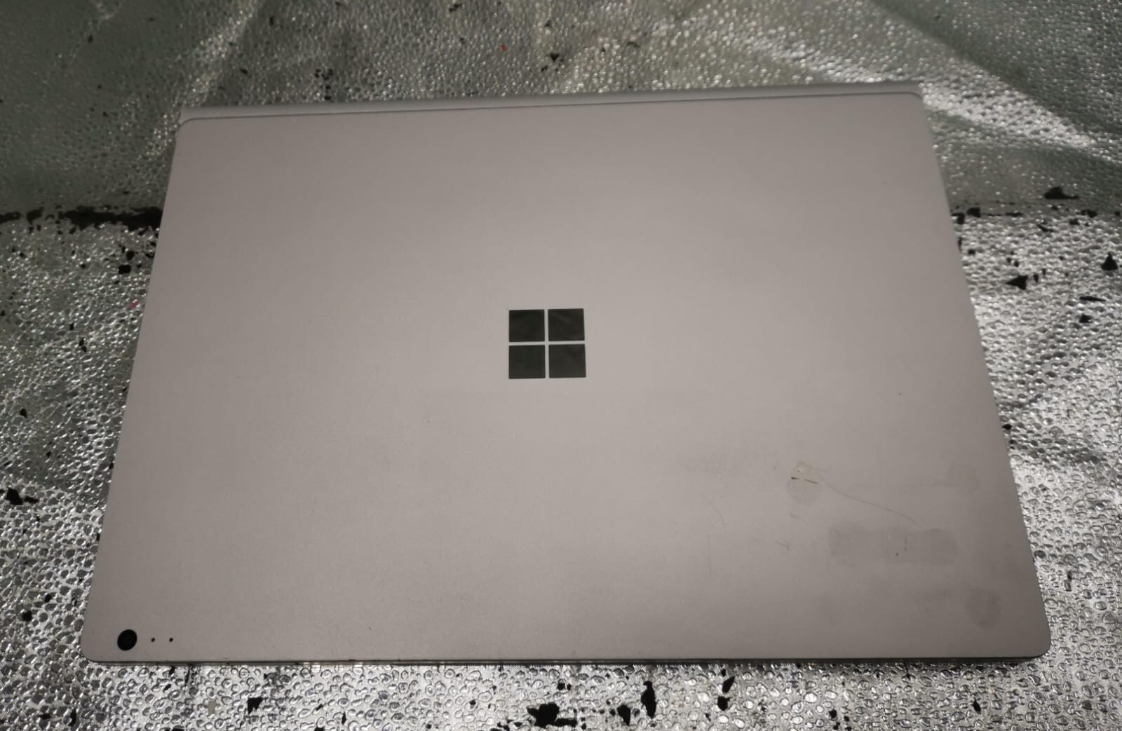 Microsoft Surface Book 13.5″ Intel Core i5-6300U 8GB RAM 256GB