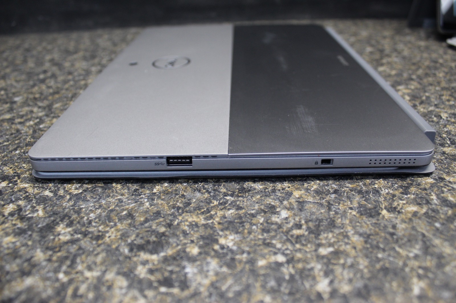 Dell Latitude 7200 2in1 I7-8665U 256GB NvME- 16GB LP Win11Pro TS – C-Descrip