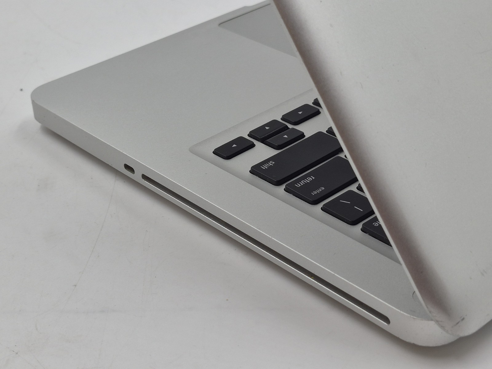 Apple MacBook Pro 13″ Mid 2012 i5-3210M 2.50GHz 4GB RAM 240GB SSD