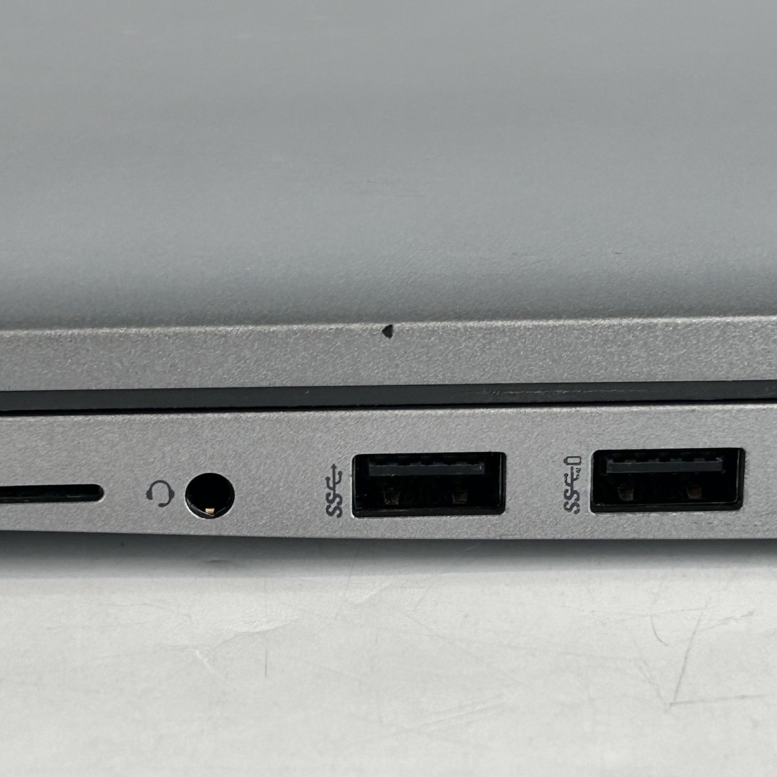 Dell Latitude 5520 15.6 Silver FHD i5-1145G7 2.60GHz 16GB 512GB SSD Very Good