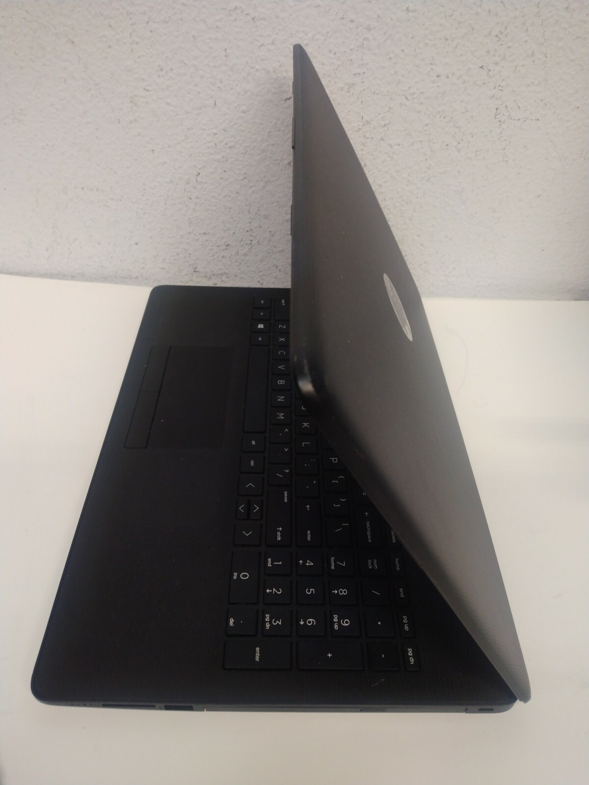 HP 15-DB0011DX 15.6″ AMD A6-9225 Radeon R4 2.60GHz 4GB RAM 1TB HDD BT DVD Win10H