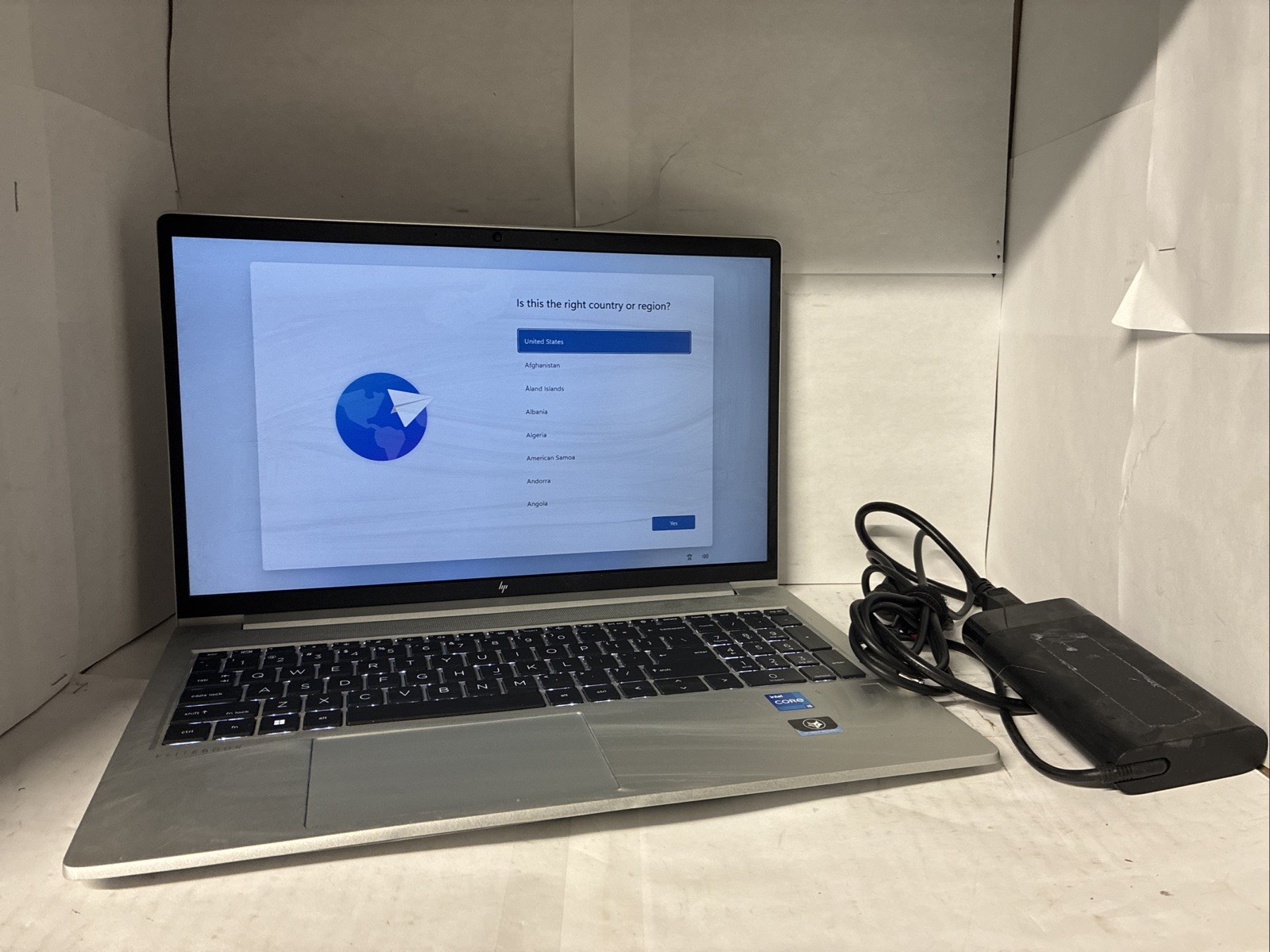 HP EliteBook 650 G9 15.6″ i5-12th Gen 16GB RAM 256GB SSD Win 11 – Charger – used