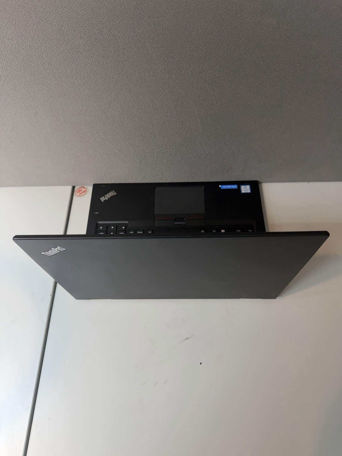 Lenovo ThinkPad Yoga 260 12.5” Touch Laptop i3-6100U 4GB RAM, 128GB SSD +Charger