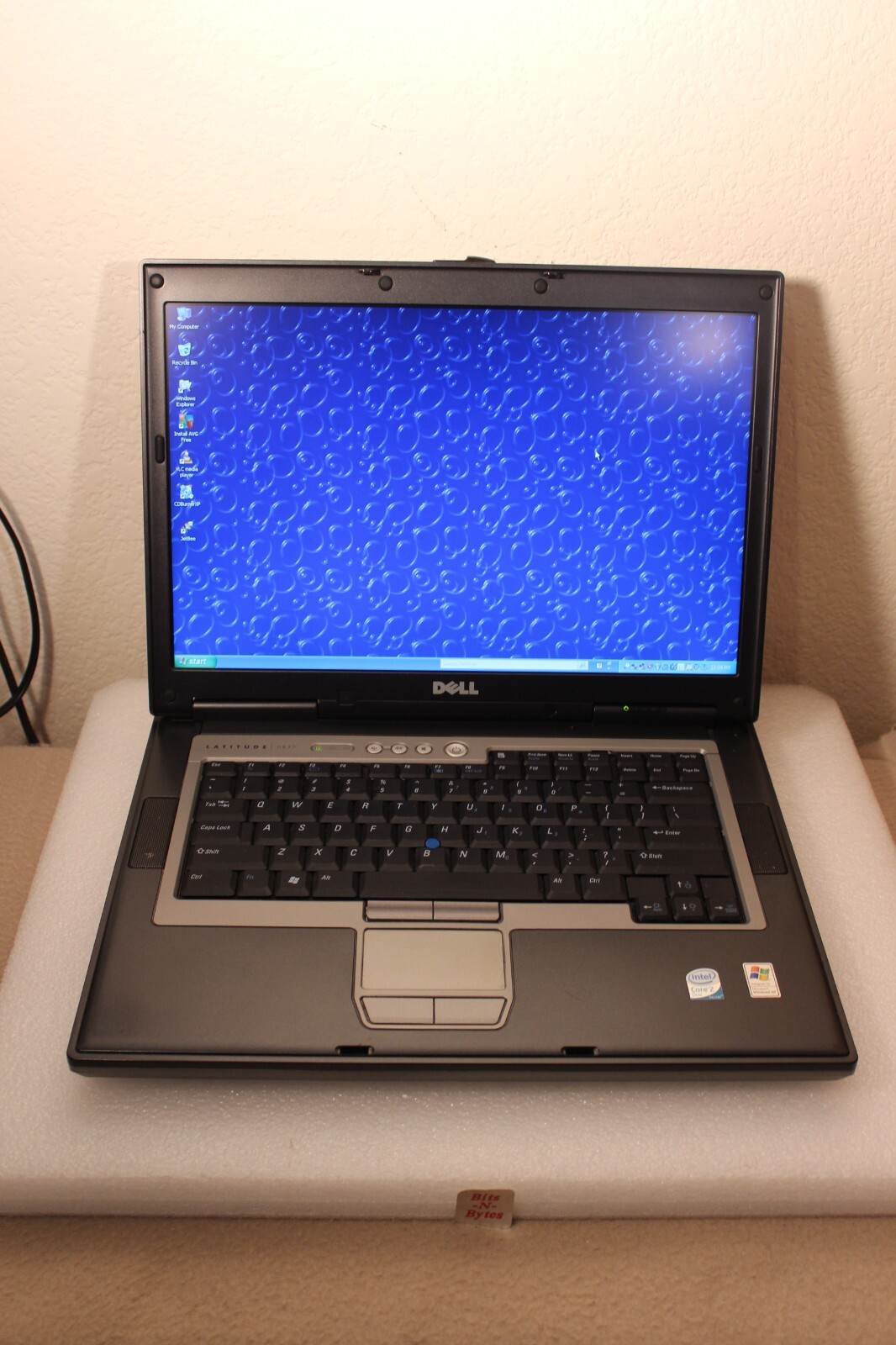 Dell D830 (2.0GHz/2GB/160GB/CDRW-DVD) WXGA, SERIAL Port, WINDOWS XP Pro OR 7 Pro
