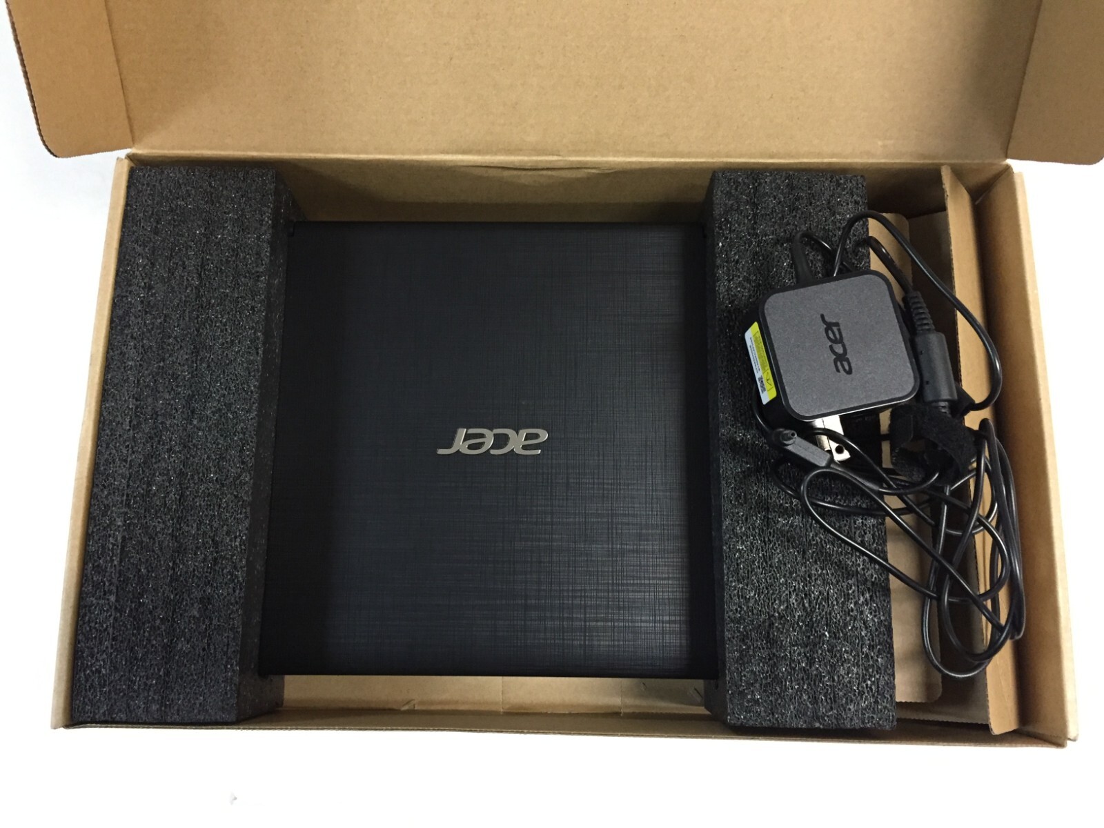Acer Spin 1 SP111-33-P88S 11.6″ Touch Notebook/Intel N5000/4GB RAM/64GB eMMC/W10