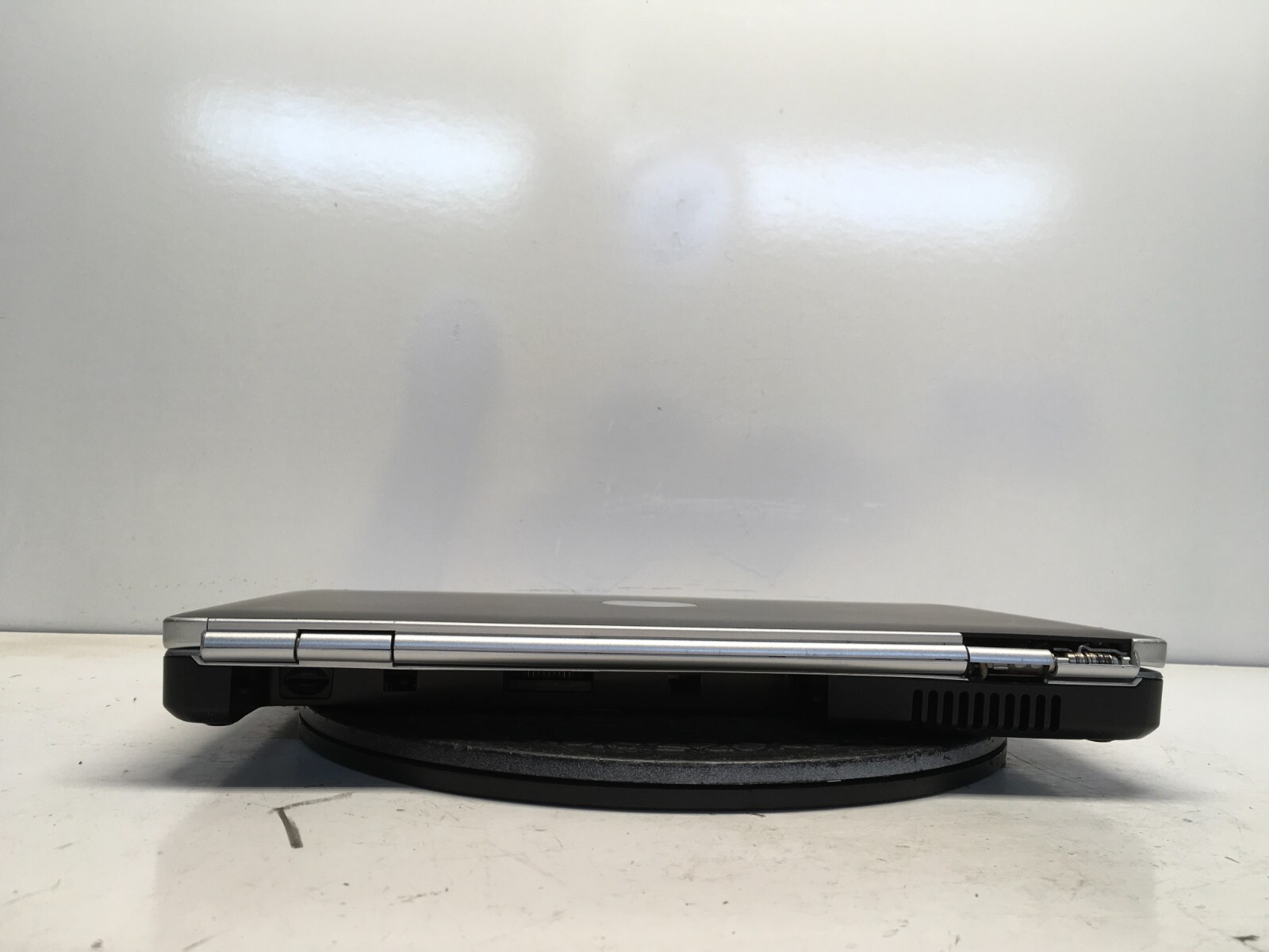 Dell Inspiron 1525 Intel Pentium Dual Core 06FD 1.6GHz 4 GB NO HDD No Batt