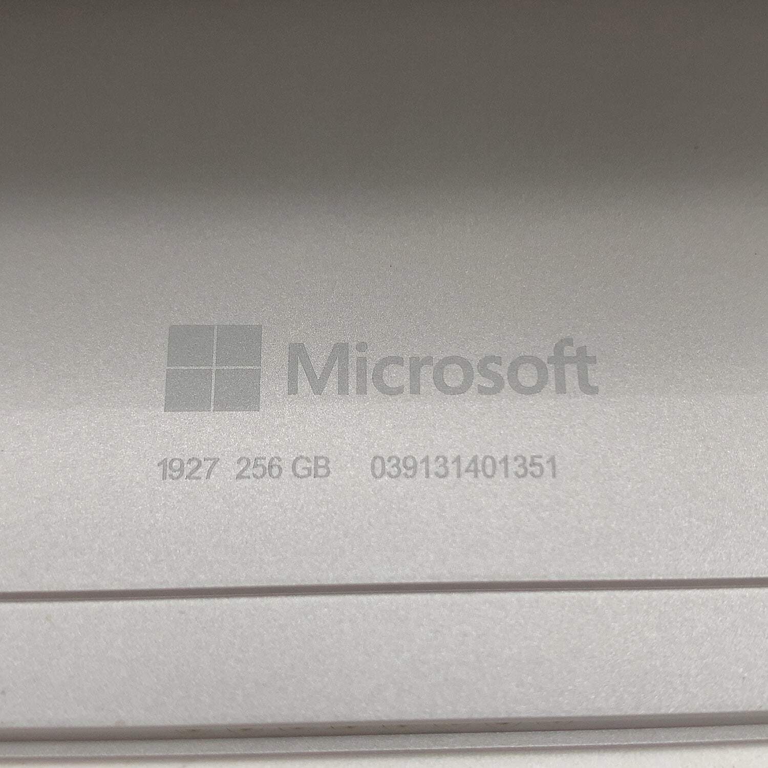 Microsoft Surface Go 2 1927 10.5″ m3-8100Y 1.1GHz 8GB RAM 256GB SSD