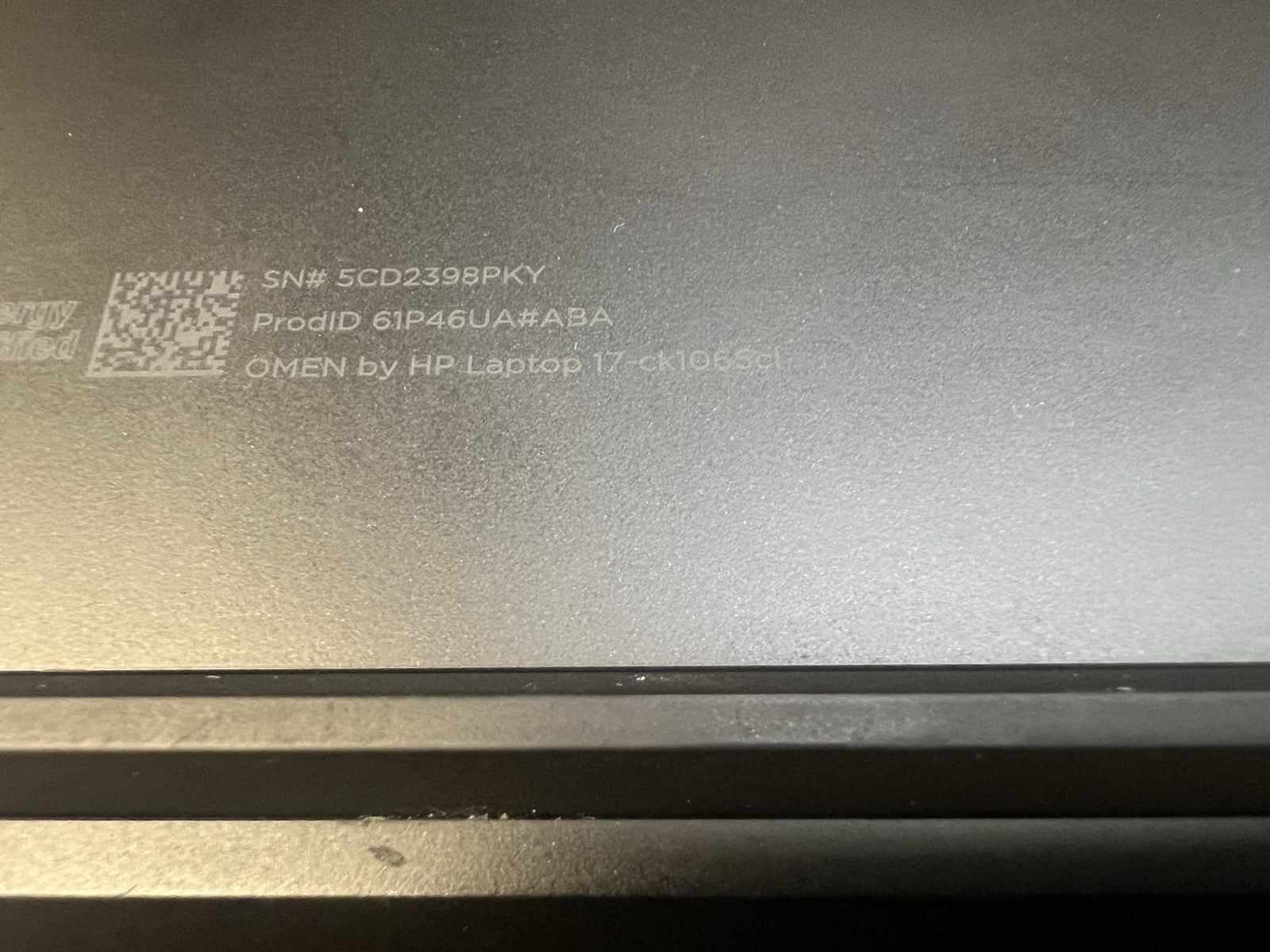 HP OMEN 17 ( Intel Core i7-12700H 16GB RAM NVIDIA GeForce RTX 3060)