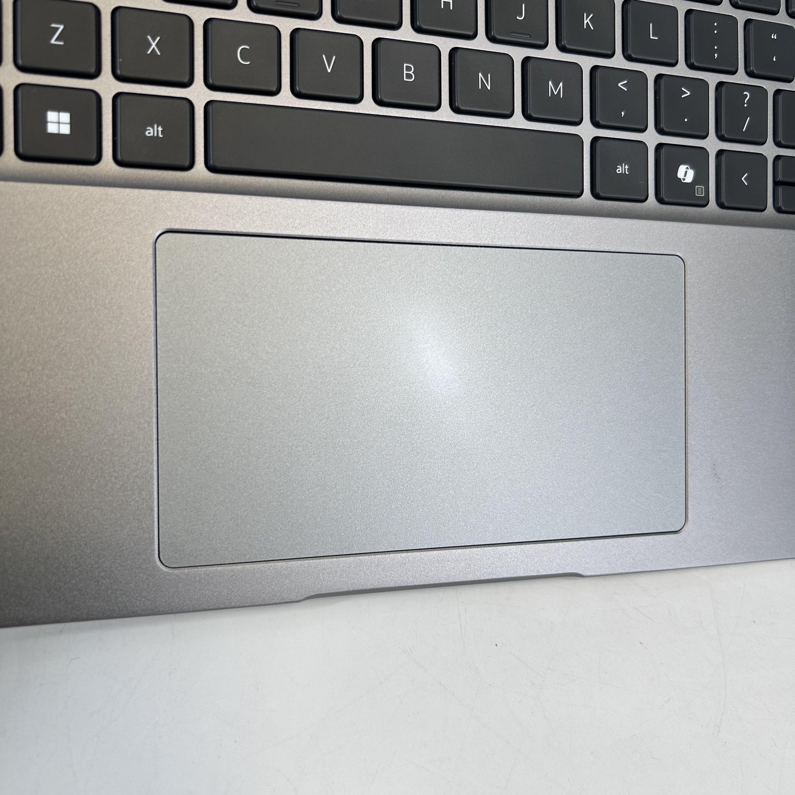 Dell Latitude 7450 14 Gray QHD+ TOUCH 3.8 GHz Ultra 7 165H 32GB 256GB SSD Good