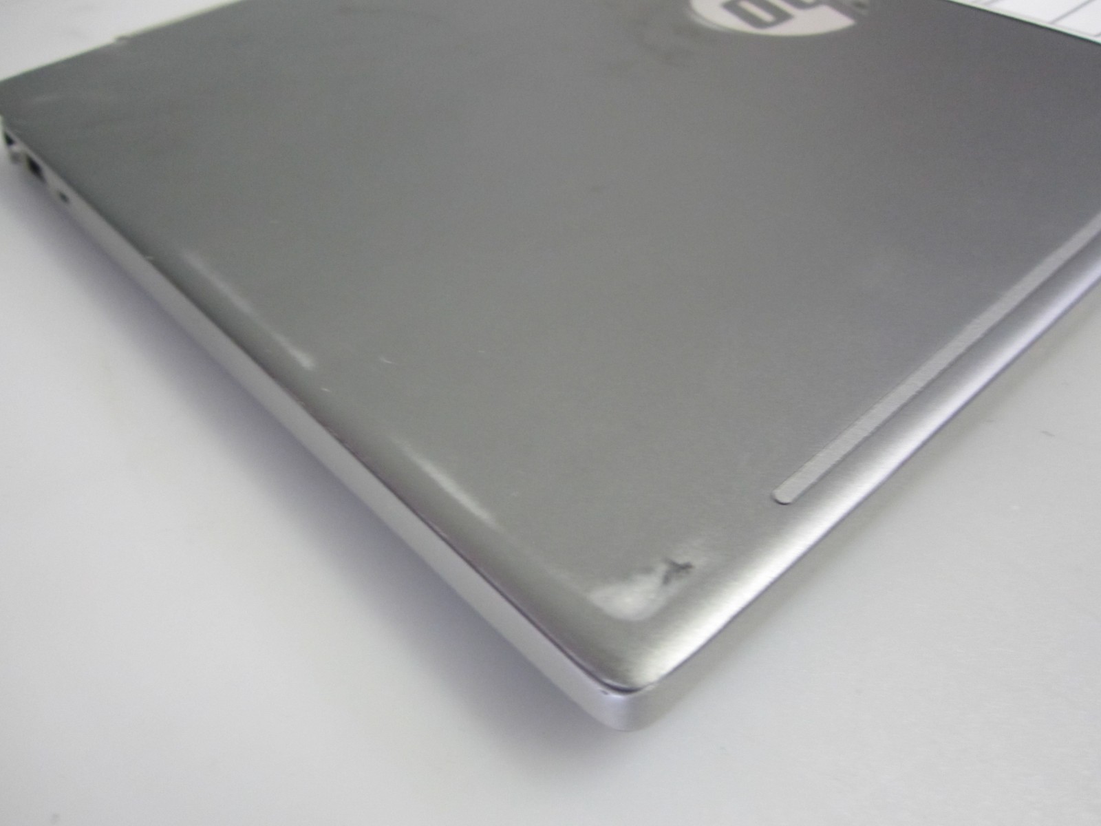 HP Pavilion 13-an0010nr i5-8265U 8GB 1.60GHZ 256GB M2SSD NO OS + AC LAPTOP READ~