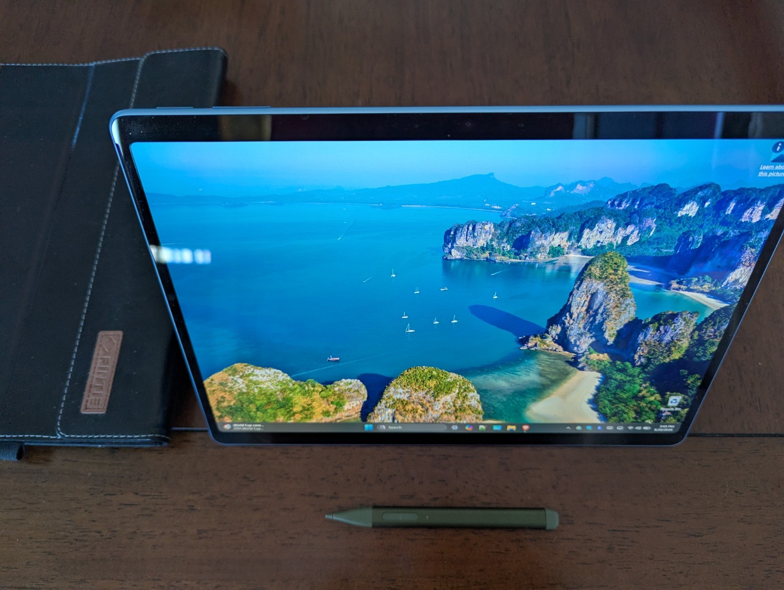 Microsoft Surface Pro 2-in-1 Laptop/Tablet (2024), 13″ OLED Touchscreen Sapphire