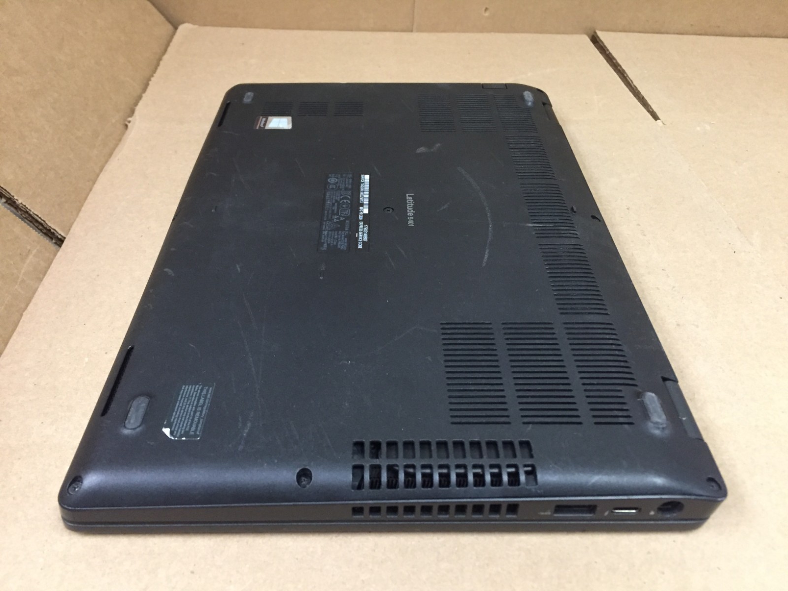 Dell Latitude 5401 14″ Laptop i5-9300H 8GB DDR4 No SSD/AC -READ