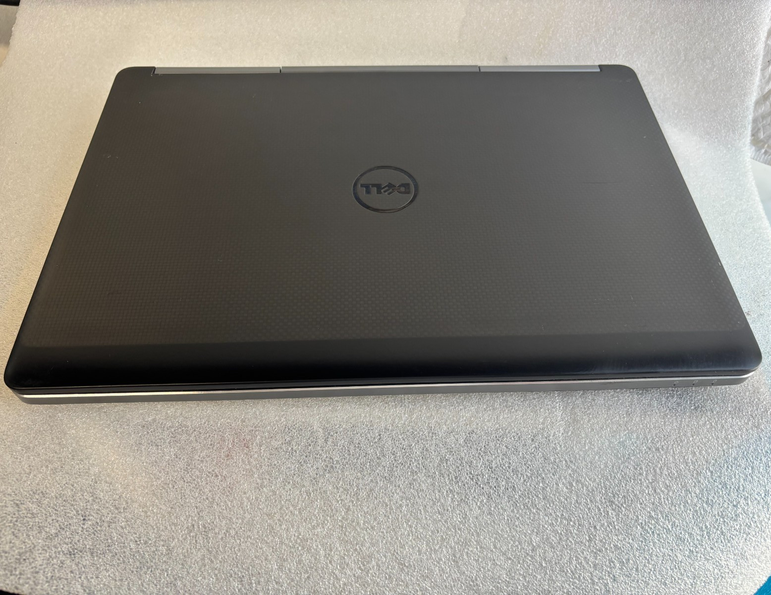 DELL PRECISION 7530 i7-7820HQ 2.9GHZ RAM 16GB SSD 512GB NVIDIA M1200 4GB