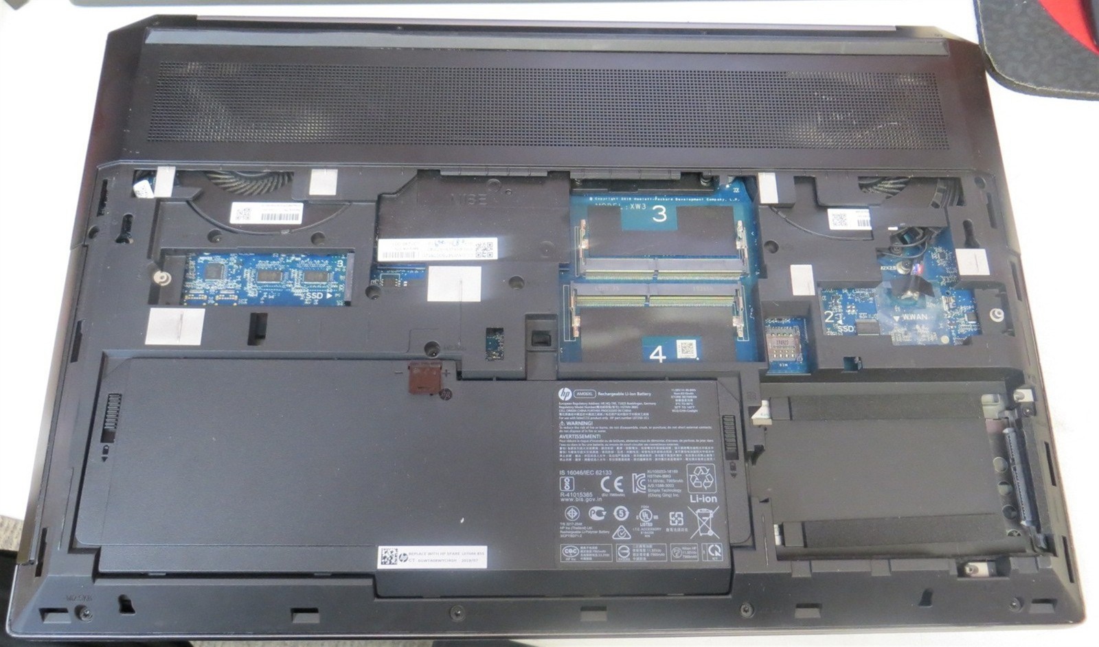 Blown Speaker HP ZBook 17 G5 Laptop Intel i7-8850H 2.6GHz 16GB 512GB P3200 GPU