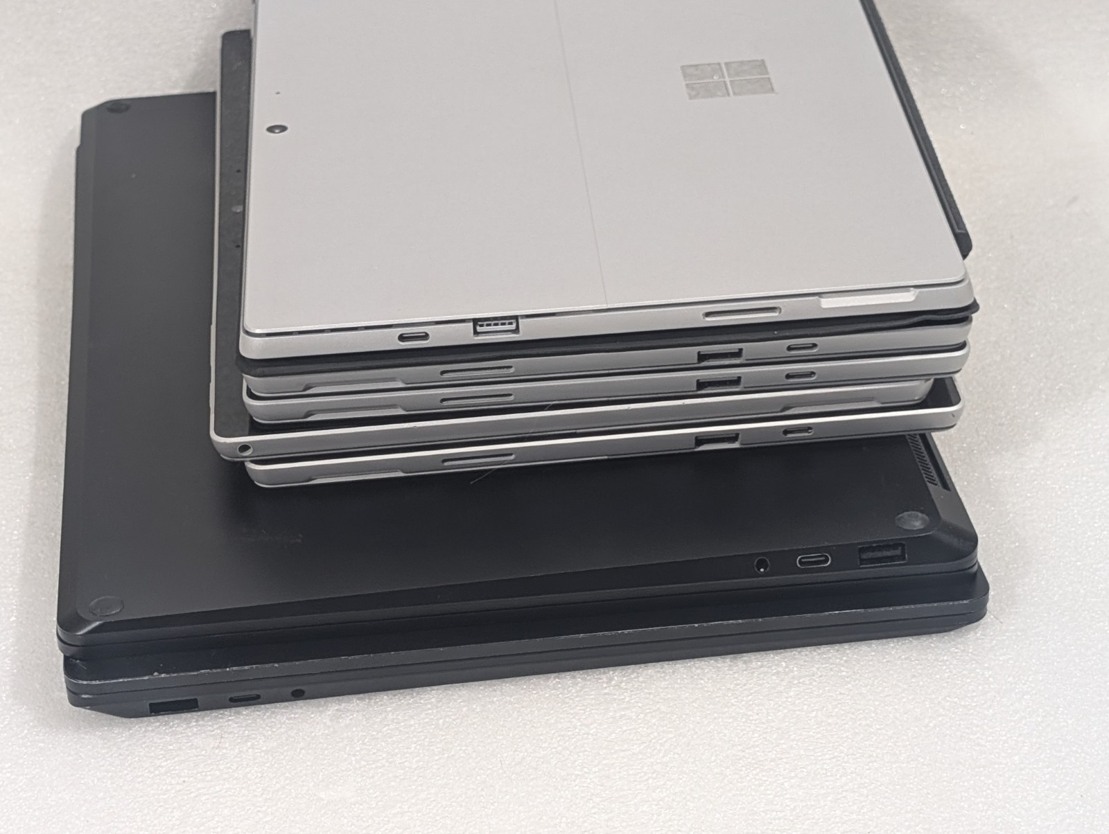 Lot 32x Microsoft Surface Laptop 3 4 Go 1943 1958 1951 Pro 7 1960