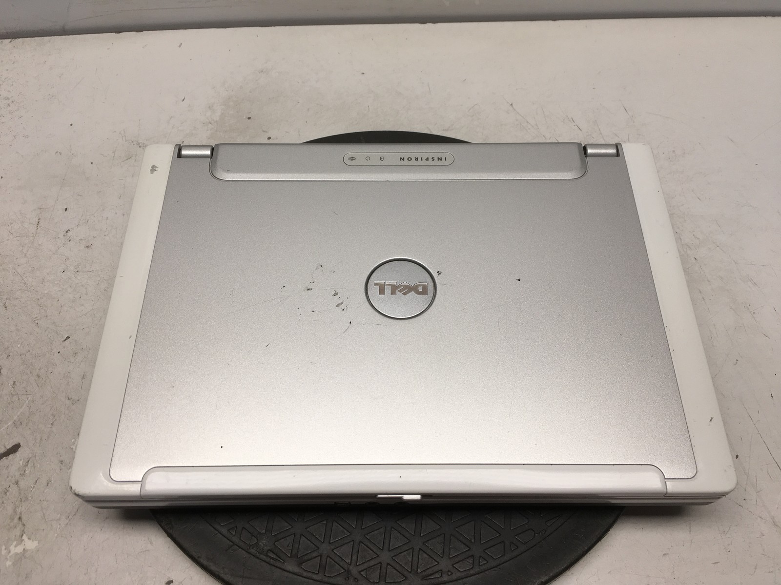 Dell Inspiron 700M Intel Pentium M 1.6GHz 768 MB NO HDD No Batt