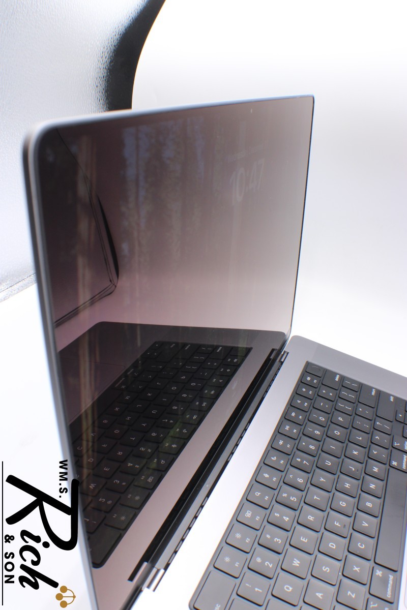 APPLE MACBOOK PRO M1 PRO 16″ 16GB RAM/500GB STORAGE (195 CYCLES 90% CAPACITY)