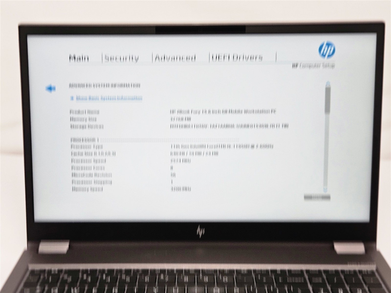 HP ZBook Fury 15 G8 i9-11950H 32GB 1TB SSD 15.6″ FHD RTX A4000