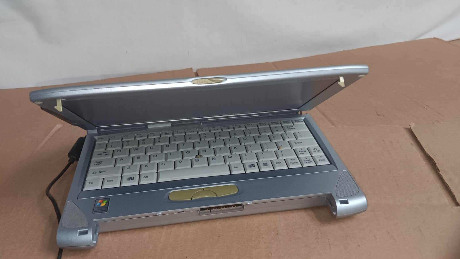 Vintage Fujitsu LifeBook P Series Model P-2040 ultra-portable subnotebook Laptop