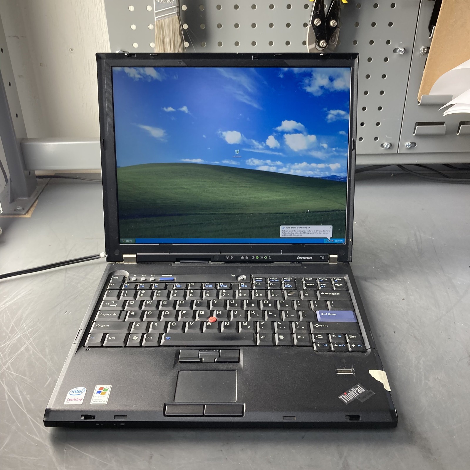 Lenovo ThinkPad T61 14″ Laptop Core 2 Duo T7500 2.20GHz 4GB RAM 120GB SSD WinXP